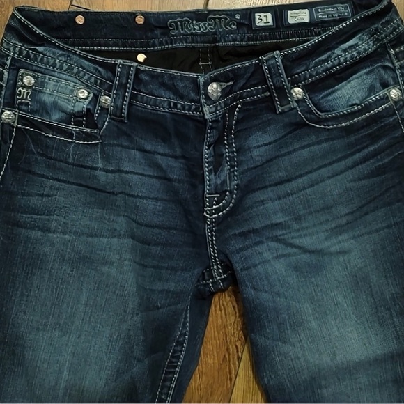 Gorgeous Miss Me Signature Capri Jeans With 21-1/2” Inseam - Picture 4 of 8